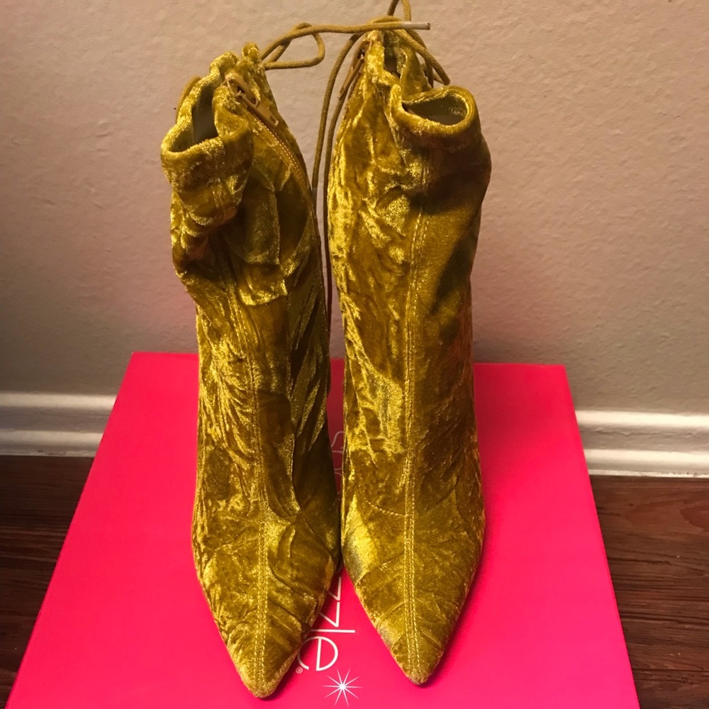 Shoedazzle Georgia Mustard Booties